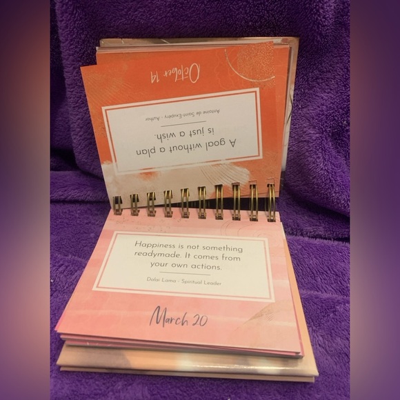 Ryve Gold Spiral Inspirational Quote Daily Calendar New - Picture 6 of 6